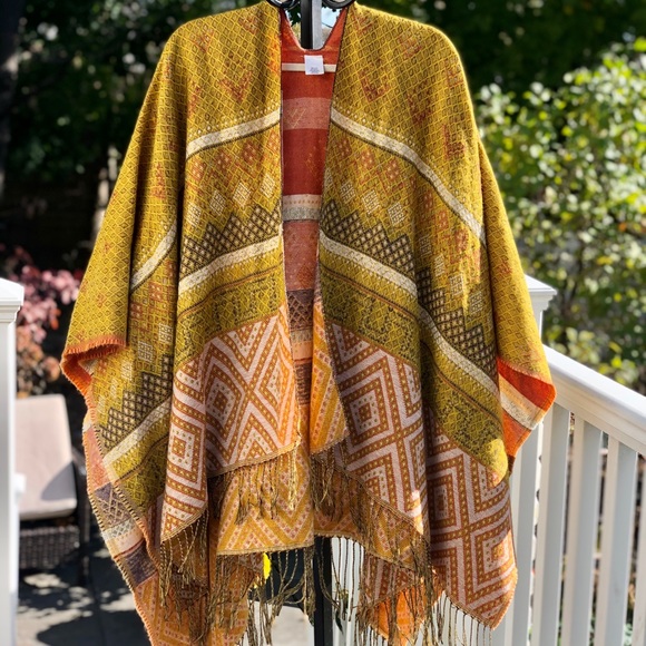 Francescas Collection Knit Shawl - Picture 10 of 10